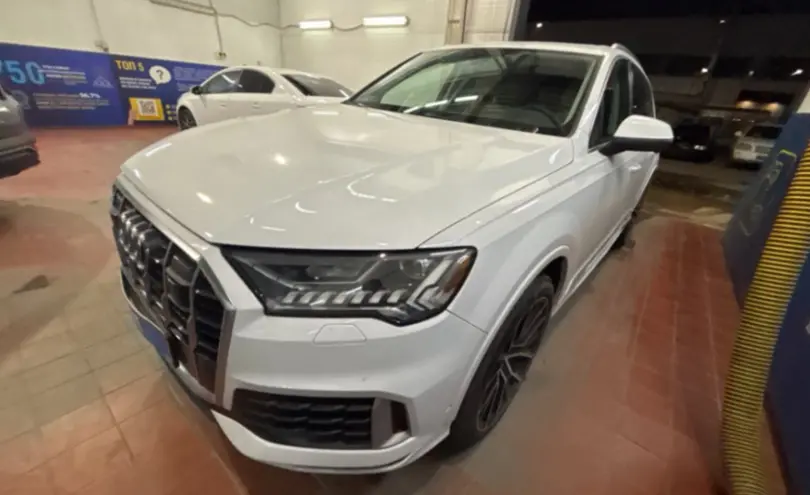 Audi Q7 2023 года за 35 000 000 тг. в Астана