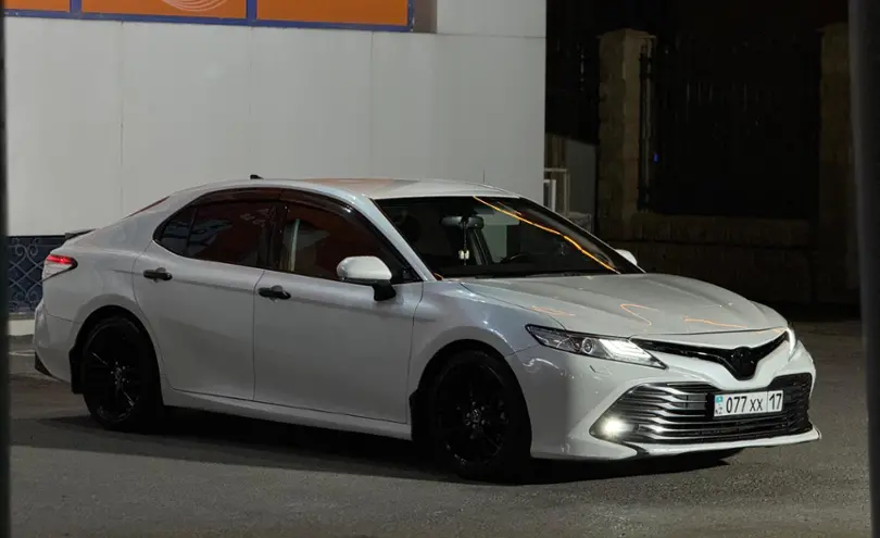 Toyota Camry 2018 года за 13 200 000 тг. в Шымкент фото 3