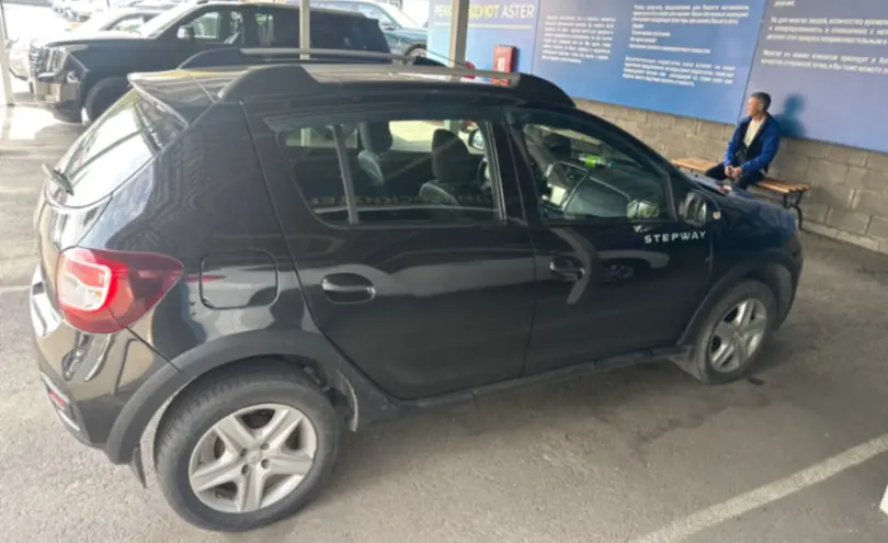 Renault Sandero 2015 года за 5 500 000 тг. в Алматы фото 4
