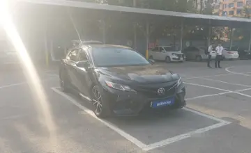Toyota Camry 2018 года за 12 500 000 тг. в Алматы фото 2