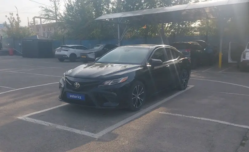 Toyota Camry 2018 года за 12 500 000 тг. в Алматы