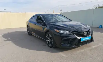 Toyota Camry 2018 года за 11 500 000 тг. в Шымкент фото 2