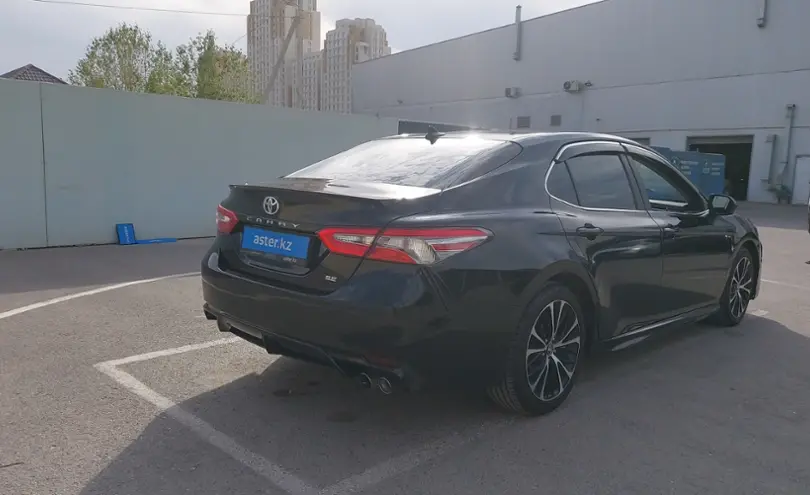 Toyota Camry 2018 года за 11 500 000 тг. в Шымкент фото 3