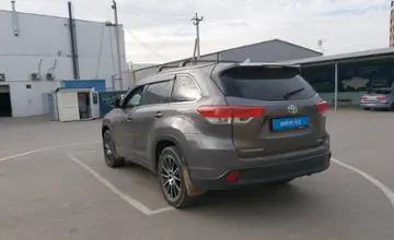 Toyota Highlander 2017 года за 17 000 000 тг. в Шымкент фото 4