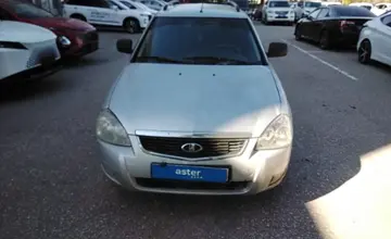 LADA (ВАЗ) Priora 2014 года за 1 600 000 тг. в Актобе фото 2