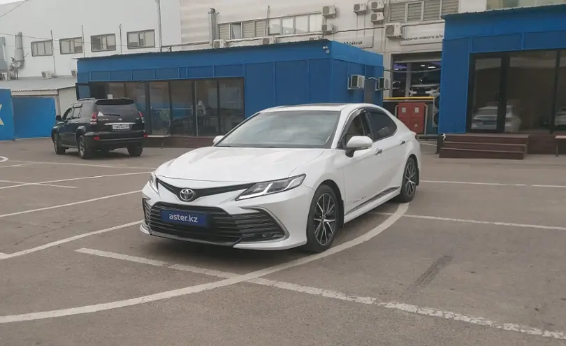 Toyota Camry 2022 года за 15 000 000 тг. в Алматы