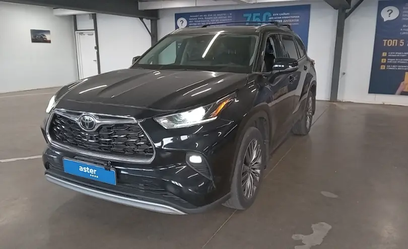 Toyota Highlander 2021 года за 27 000 000 тг. в Астана
