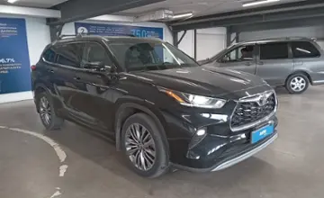Toyota Highlander 2021 года за 27 000 000 тг. в Астана фото 2