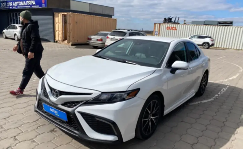 Toyota Camry 2021 года за 14 500 000 тг. в Караганда