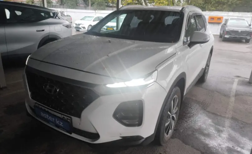 Hyundai Santa Fe 2020 года за 14 000 000 тг. в Алматы