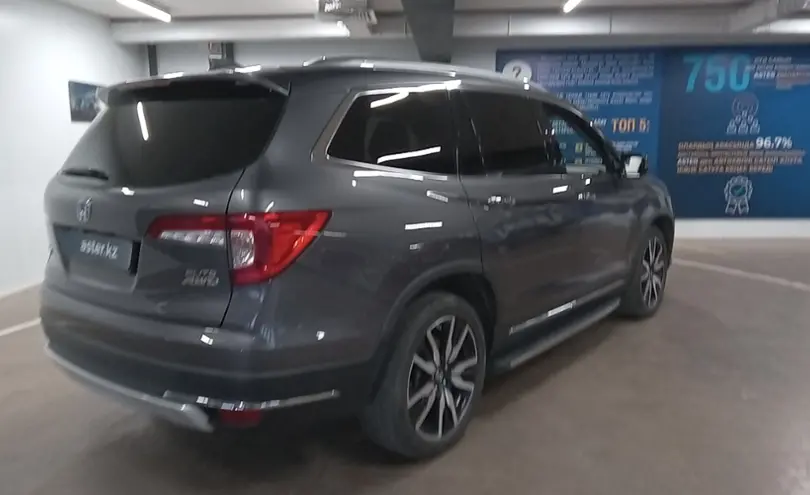 Honda Pilot 2018 года за 21 000 000 тг. в Астана