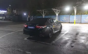 Toyota Camry 2017 года за 13 400 000 тг. в Алматы фото 3