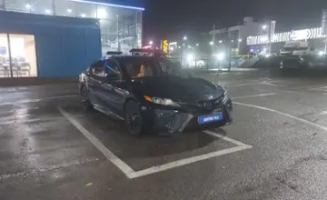 Toyota Camry 2017 года за 13 400 000 тг. в Алматы фото 2