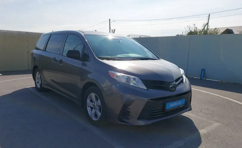 Toyota Sienna 2018 года за 16 700 000 тг. в Шымкент фото 2