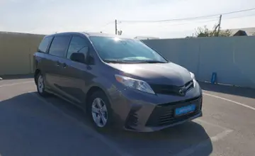 Toyota Sienna 2018 года за 16 700 000 тг. в Шымкент фото 2