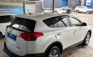 Toyota RAV4 2015 года за 10 500 000 тг. в Караганда