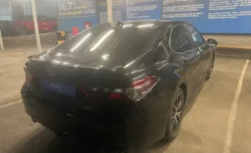 Toyota Camry 2021 года за 13 000 000 тг. в Алматы