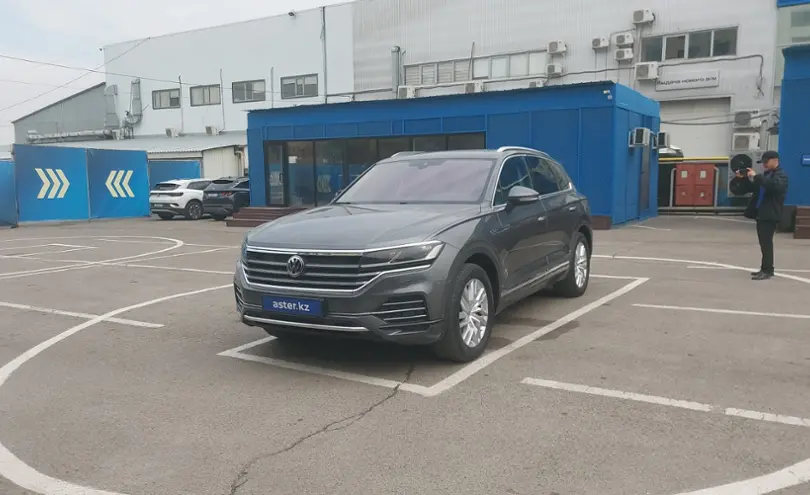 Volkswagen Touareg 2019 года за 20 000 000 тг. в Алматы