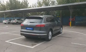 Volkswagen Touareg 2019 года за 20 000 000 тг. в Алматы фото 3