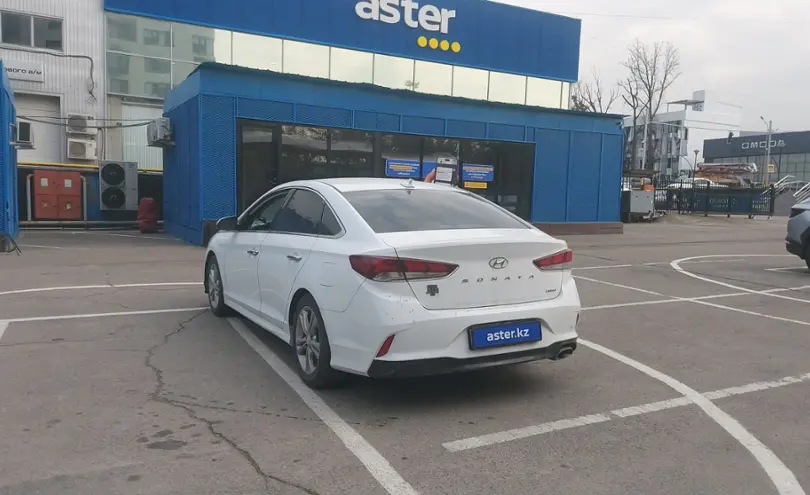 Hyundai Sonata 2017 года за 8 000 000 тг. в Алматы фото 4