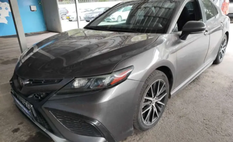 Toyota Camry 2021 года за 11 000 000 тг. в Алматы