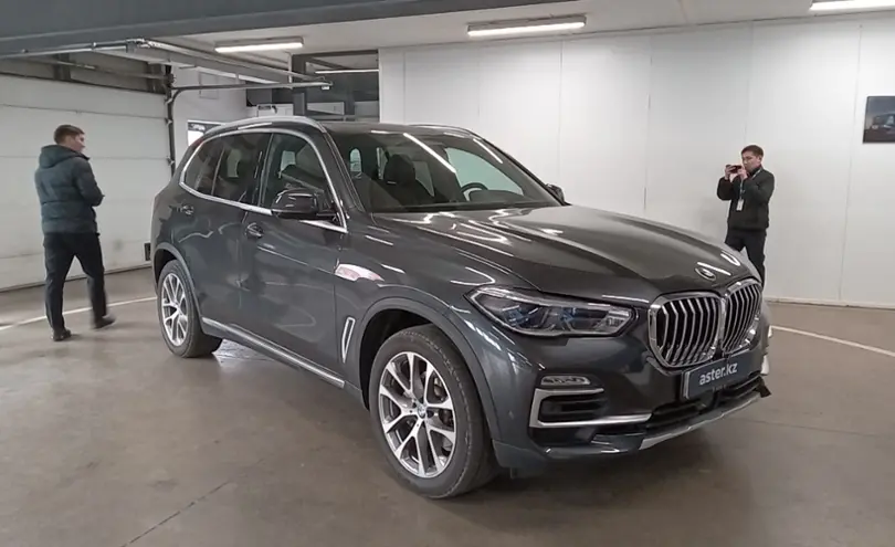 BMW X5 2021 года за 35 000 000 тг. в Астана фото 2