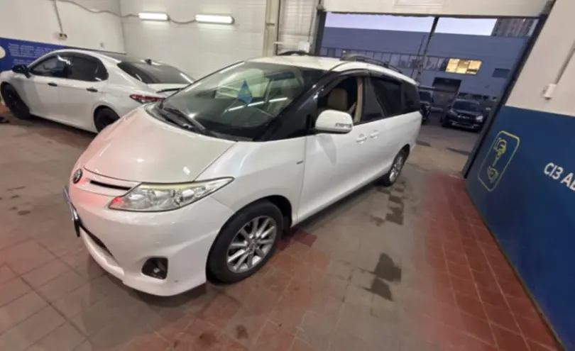 Toyota Previa 2017 года за 13 000 000 тг. в Астана