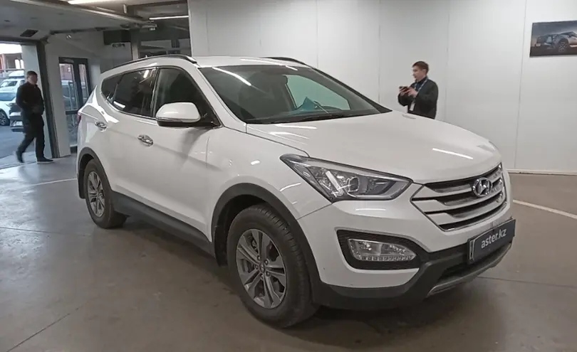 Hyundai Santa Fe 2016 года за 9 500 000 тг. в Астана фото 2