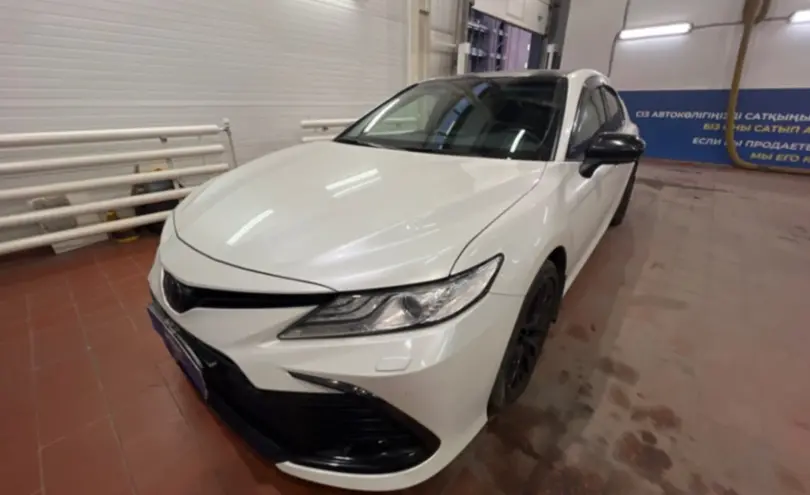Toyota Camry 2022 года за 16 500 000 тг. в Астана