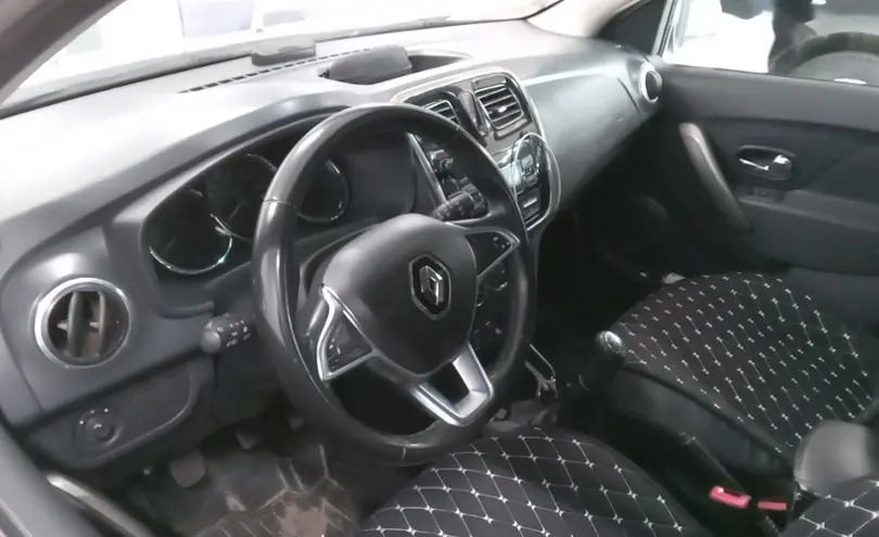 Renault Sandero 2018 года за 4 000 000 тг. в Астана фото 5