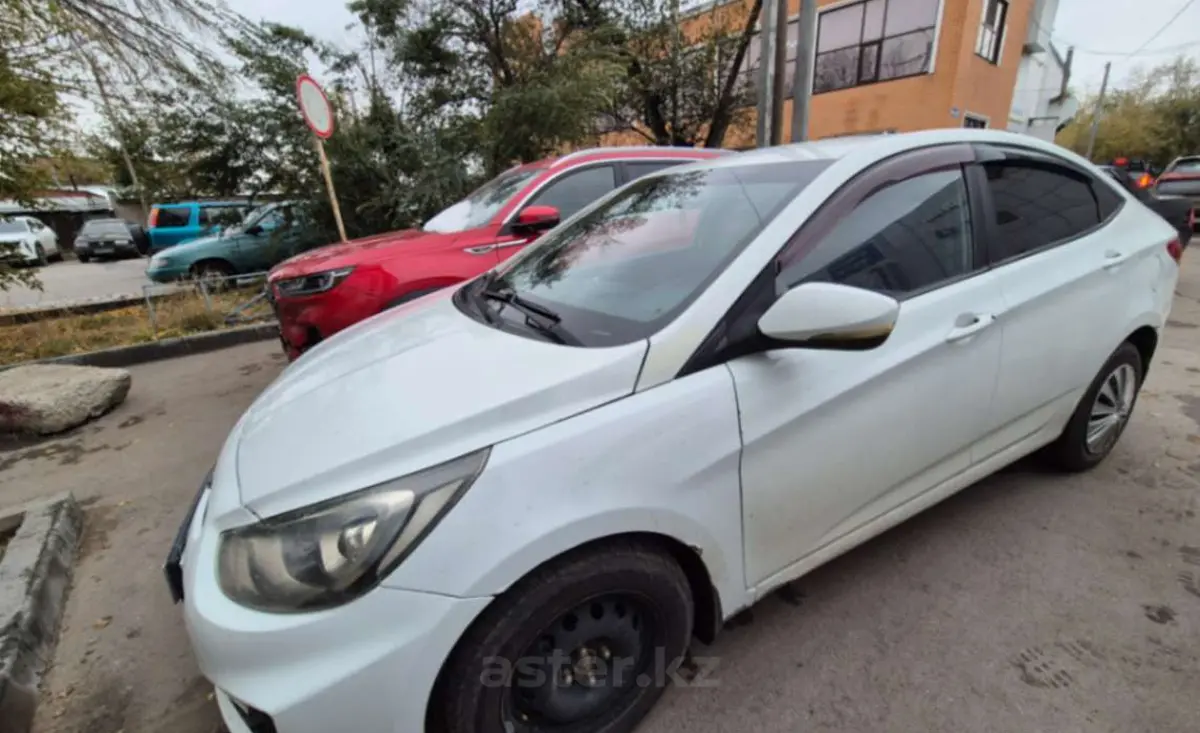 Hyundai Solaris 2012