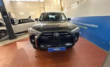 Toyota 4Runner 2023 года за 27 000 000 тг. в Астана фото 2