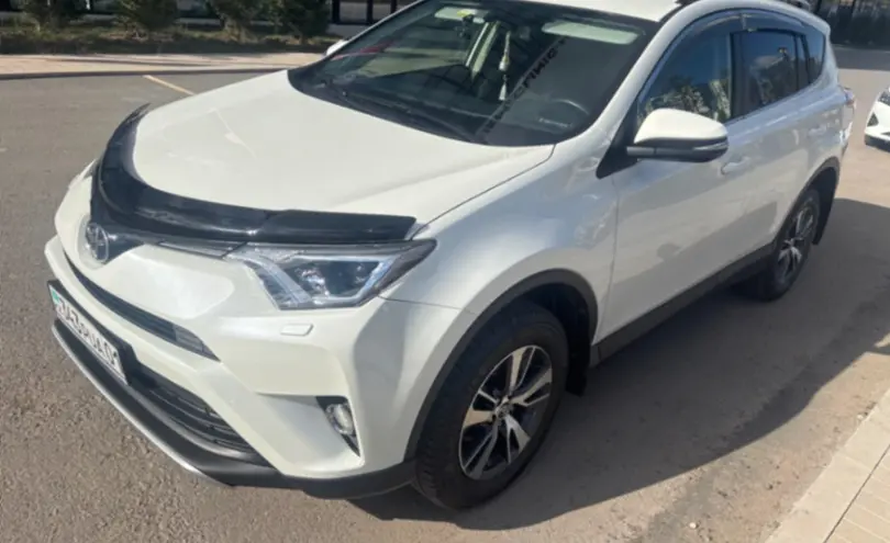 Toyota RAV4 2016 года за 12 000 000 тг. в Астана