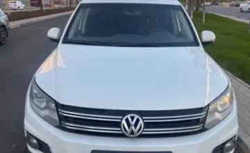 Volkswagen Tiguan 2015 года за 10 000 000 тг. в Астана фото 2