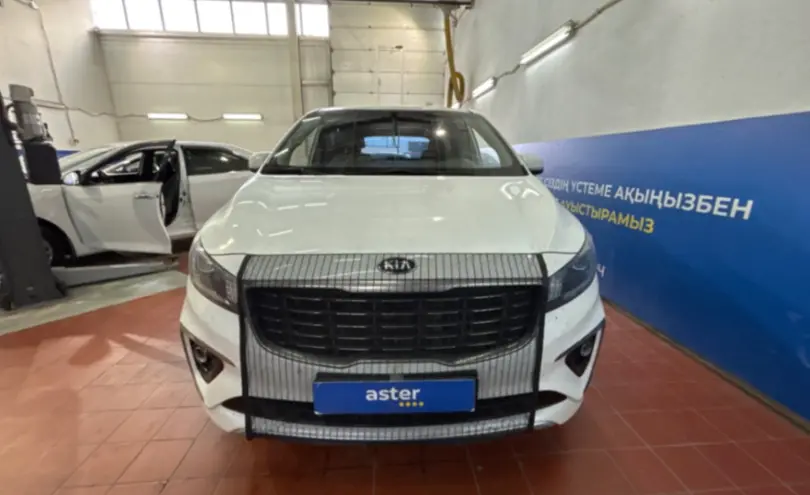 Kia Carnival 2019 года за 13 000 000 тг. в Астана фото 2