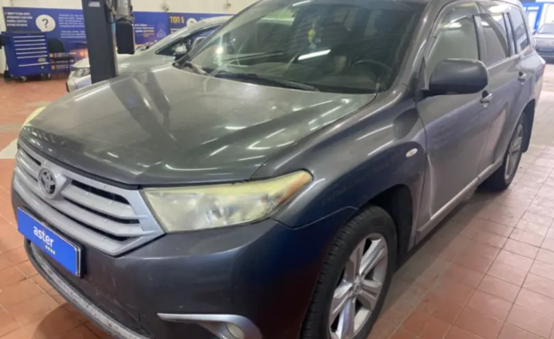Toyota Highlander 2011 года за 11 000 000 тг. в Астана