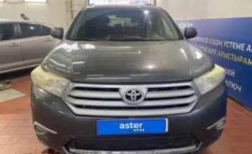 Toyota Highlander 2011 года за 11 000 000 тг. в Астана фото 2