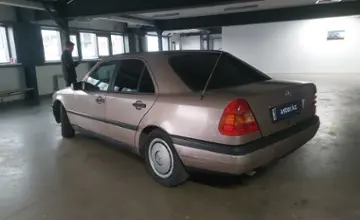 Mercedes-Benz C-Класс 1994 года за 1 400 000 тг. в Астана фото 4
