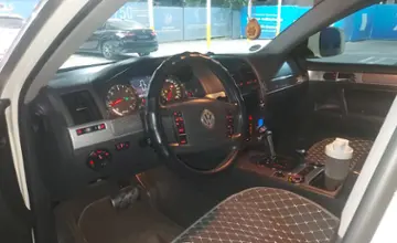 Volkswagen Touareg 2008 года за 5 900 000 тг. в Алматы фото 5