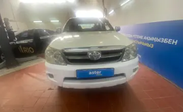 Toyota Fortuner 2005 года за 7 000 000 тг. в Астана фото 2