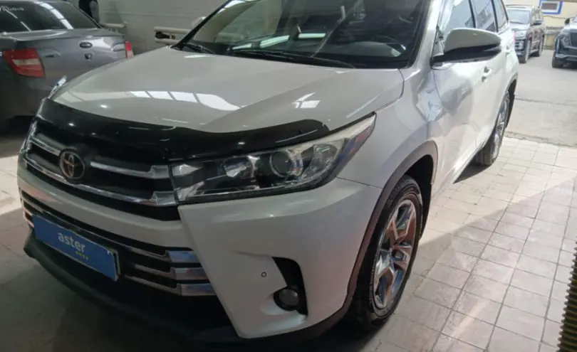 Toyota Highlander 2018 года за 17 000 000 тг. в Астана