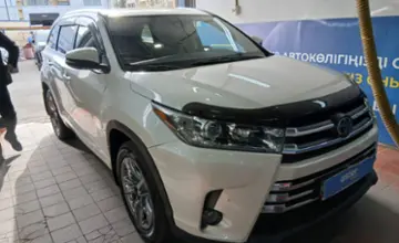 Toyota Highlander 2018 года за 17 000 000 тг. в Астана фото 3