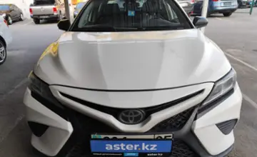 Toyota Camry 2020 года за 11 000 000 тг. в Алматы фото 2