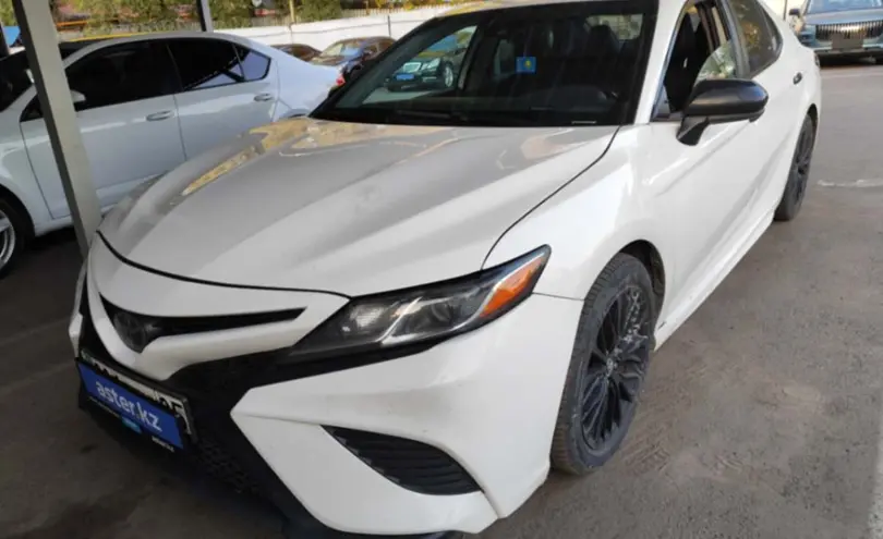 Toyota Camry 2020 года за 11 000 000 тг. в Алматы