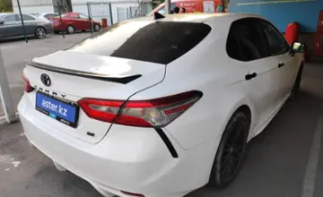 Toyota Camry 2020 года за 11 000 000 тг. в Алматы