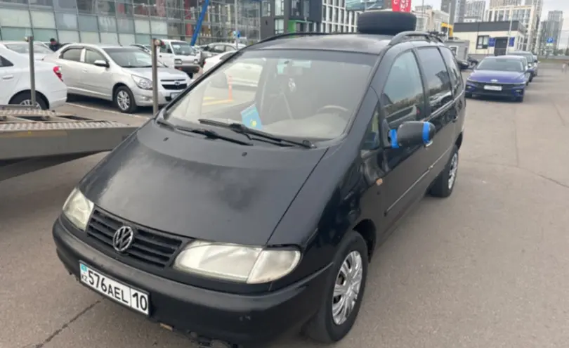 Volkswagen Sharan 1996 года за 1 500 000 тг. в Астана