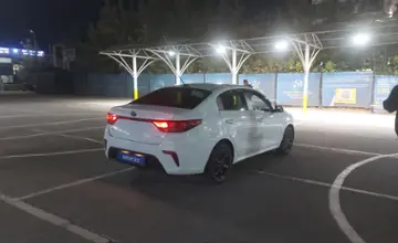 Kia Rio 2018 года за 5 800 000 тг. в Алматы фото 3