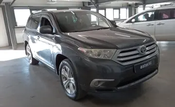 Toyota Highlander 2011 года за 11 000 000 тг. в Астана фото 2