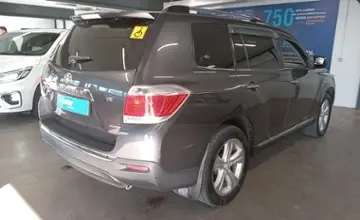 Toyota Highlander 2011 года за 11 000 000 тг. в Астана фото 3
