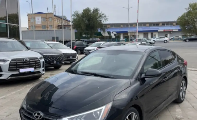 Hyundai Elantra 2019 года за 8 000 000 тг. в Уральск